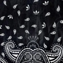 Adidas huivi koko 68x184 cm