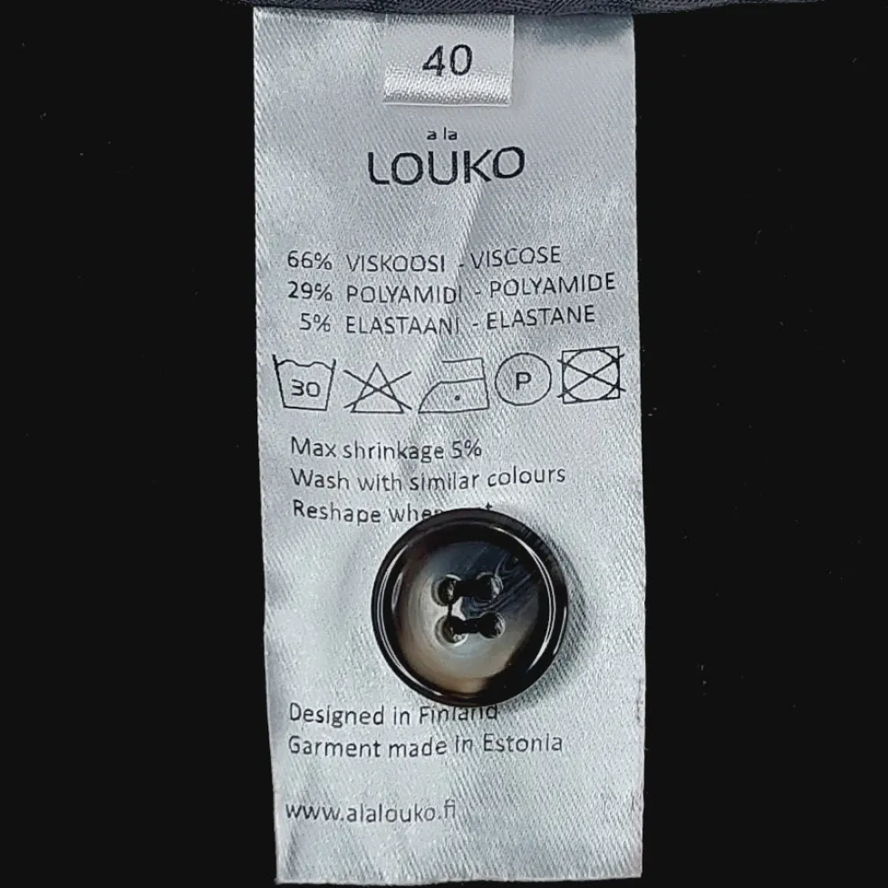 a la LOUKO leveälahkeiset caprihousut koko 40