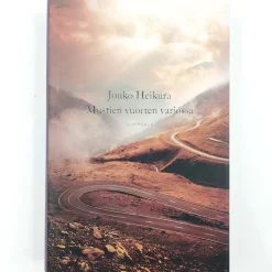 Jouko Heikura: Mustien vuorten varjossa