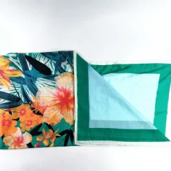 Kukkakuviollinen huivi 150 x 130 cm