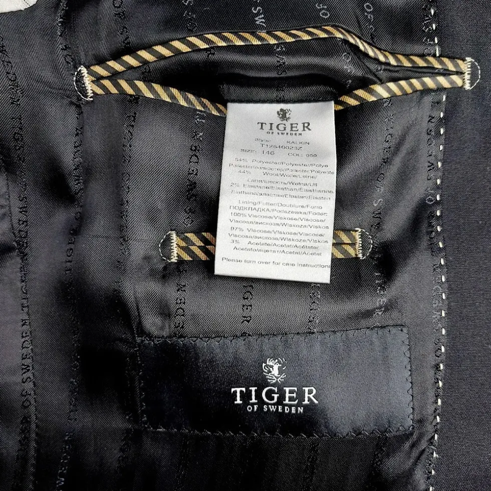Tiger of Sweden Kalkin puku koko 46