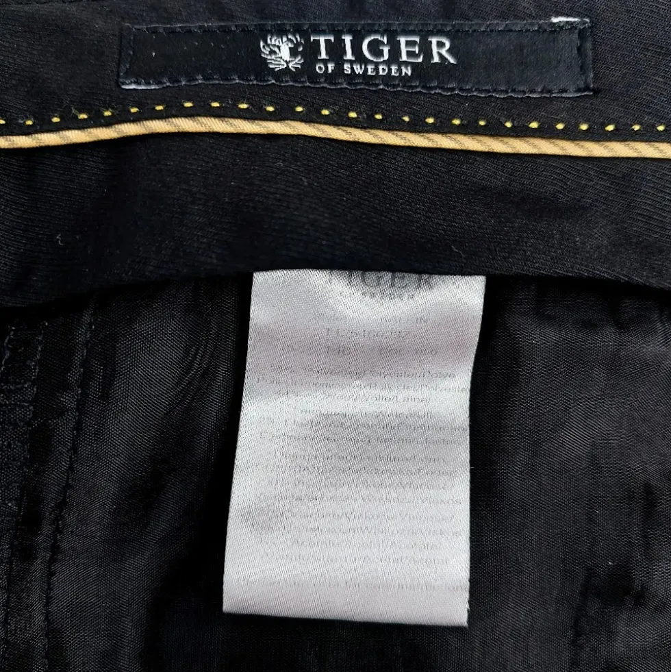 Tiger of Sweden Kalkin puku koko 46