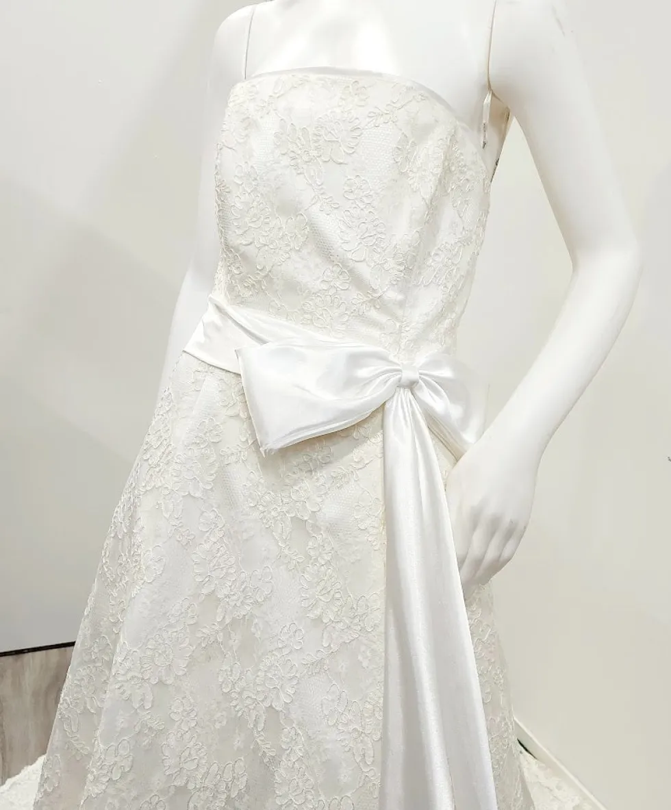 White Rose pitsihääpuku laahuksella koko 46