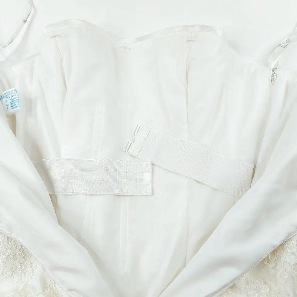 White Rose pitsihääpuku laahuksella koko 46